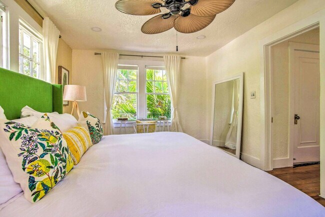 Building Photo - 446 27th St