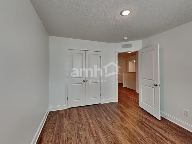 Building Photo - 5953 Hagar Vly Dr