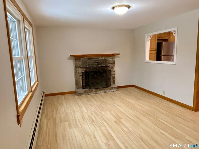 Building Photo - 8 S Rd