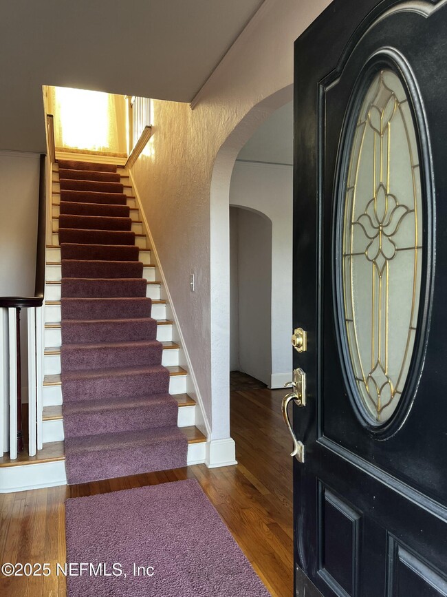 Building Photo - 1924 Arcadia Pl