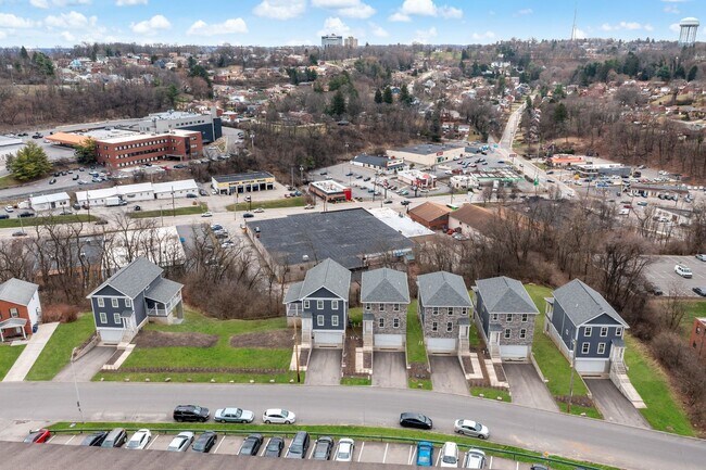 Building Photo - $1,000 MOVE-IN CREDIT!