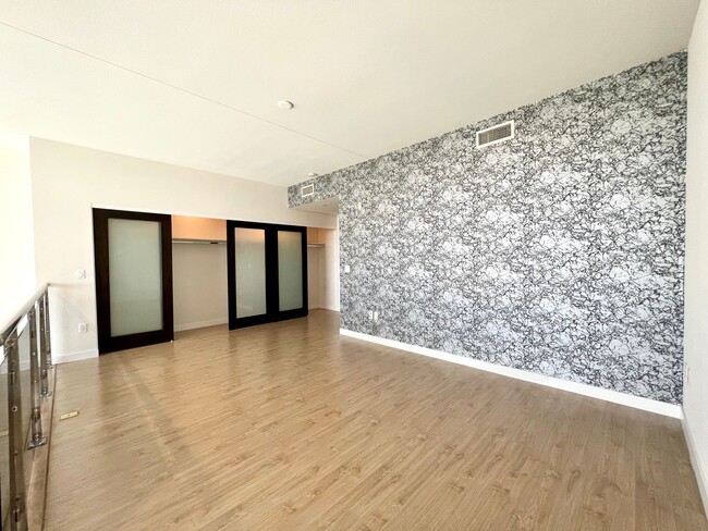 Building Photo - MOVE IN SPECIAL!!! FIRST MONTH FREE!!! LUX...