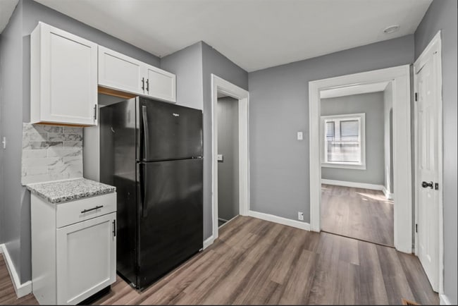 Building Photo - N. Temple