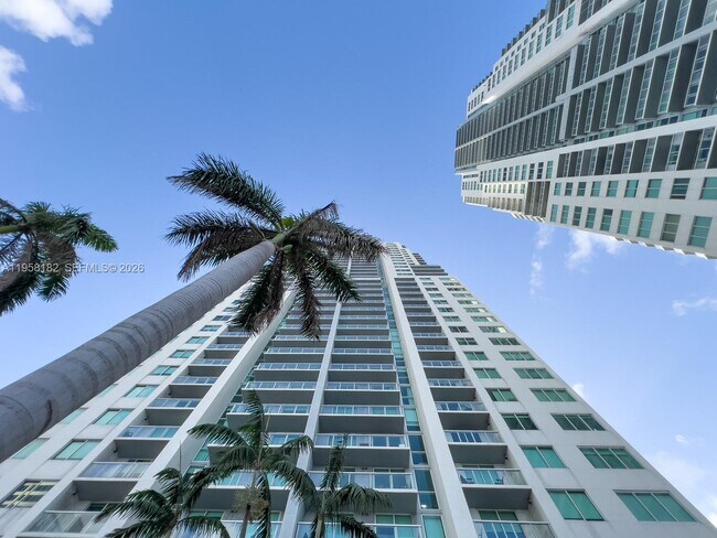 Building Photo - 253 NE 2nd St