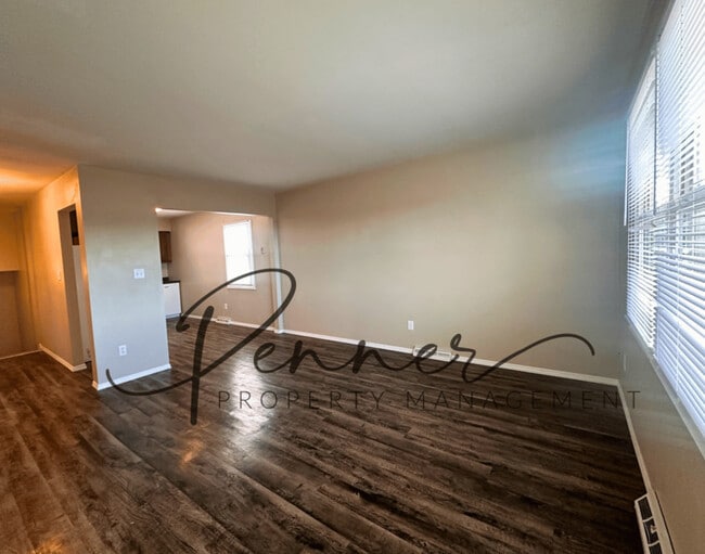 Building Photo - 2412 SW Jackson St