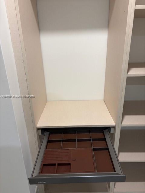 Building Photo - 700 NE 24th St