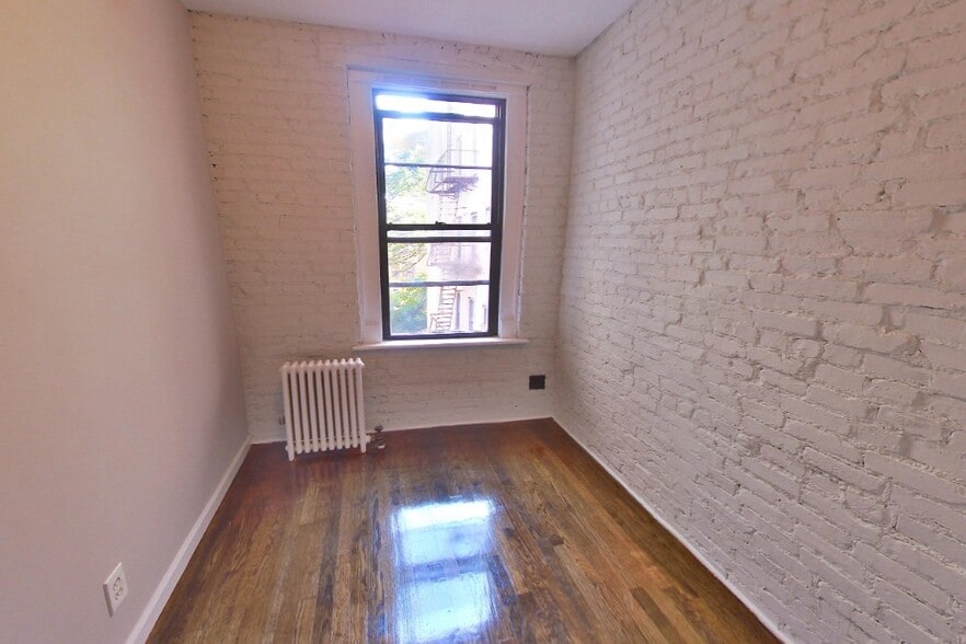 Building Photo - 416 E 13th St