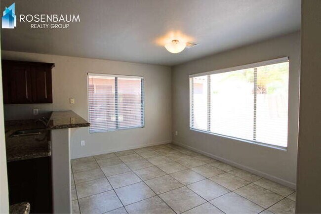 Building Photo - Beautiful 3-beds, 2.5-baths home nestled in Surprise!