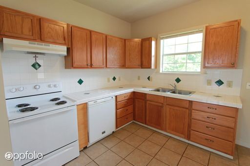 Building Photo - 104 N Greenleaf St