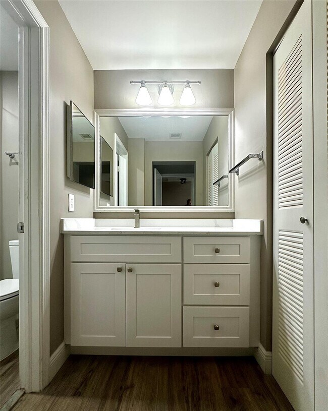 Building Photo - 2246 Discovery Cir W