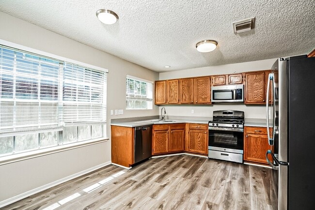 Building Photo - 3909 Spring Meadow Dr