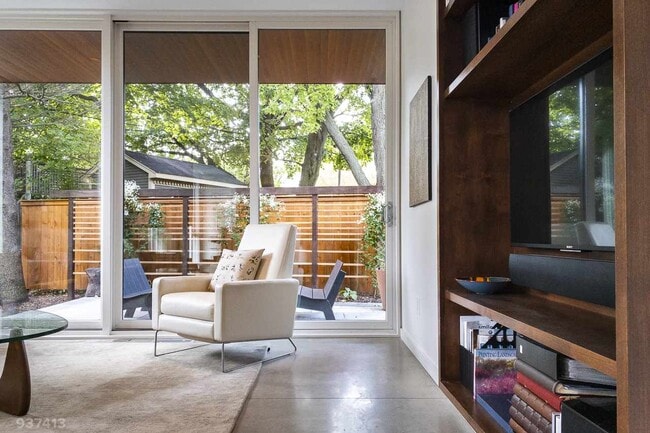 Building Photo - 209 N Prospect Ave