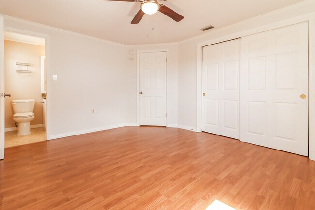 Building Photo - 5535 Baroque Dr