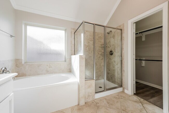 Building Photo - 18914 Sorrento Pt Dr