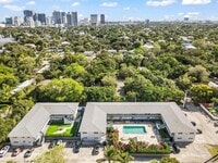 Building Photo - 626 SW 14th Ave