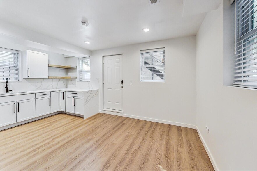 Building Photo - 2002 W Coulter St