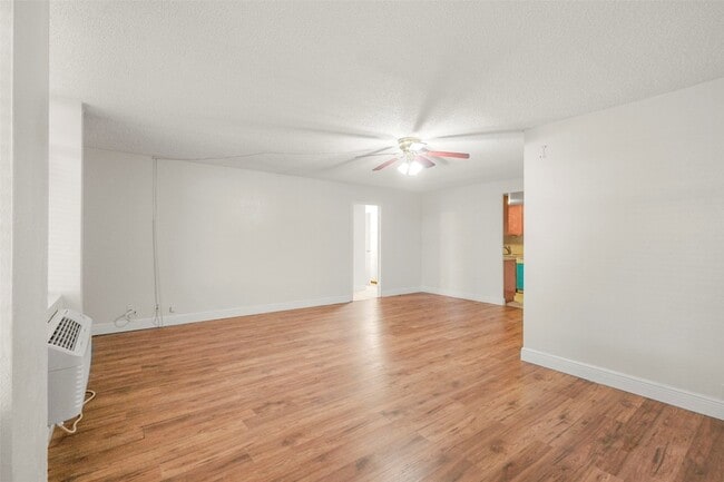 Building Photo - 7520 Hornwood Dr