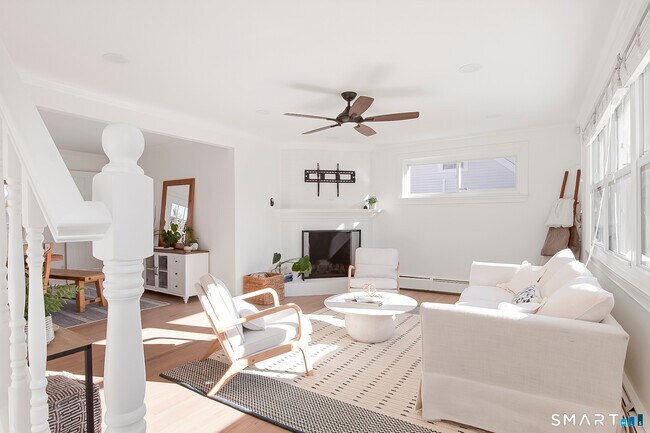 Building Photo - 36 Middlebury St