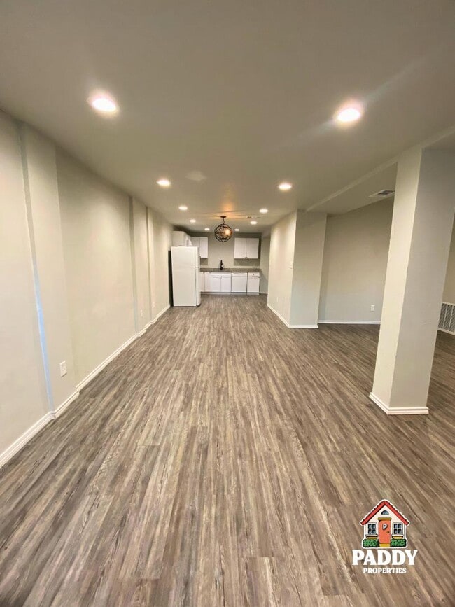 Building Photo - 202 E Arkansas St