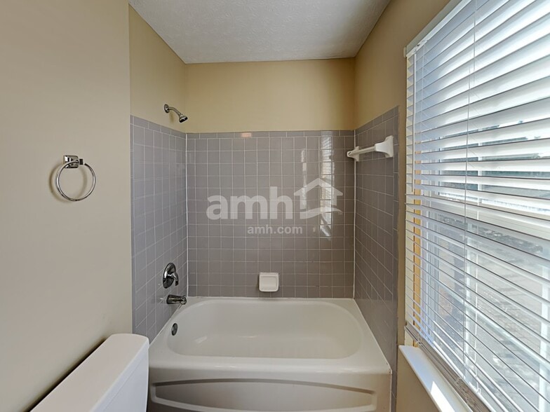 Building Photo - 3184 Legion Ln