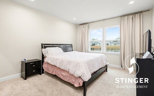 Building Photo - 1170 Salem Bay Dr