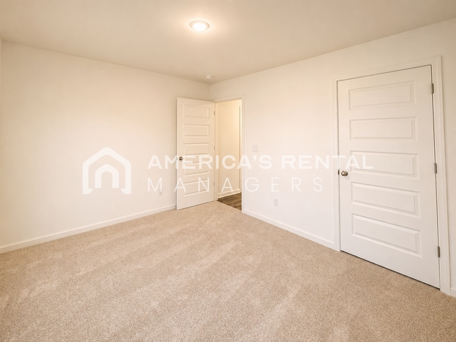 Building Photo - 309 Oakmont Cir