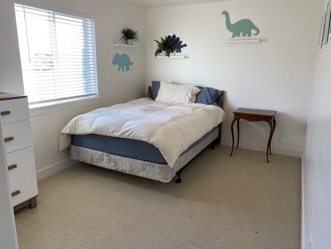 Building Photo - 238 E 370 N