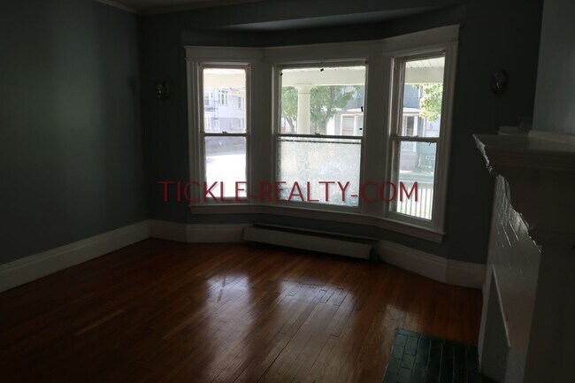 Primary Photo - 368 Alexander St