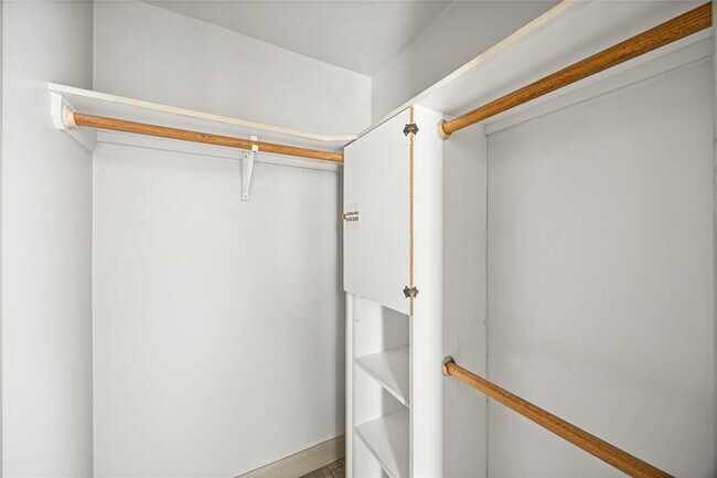 Building Photo - 1710 Maryland St