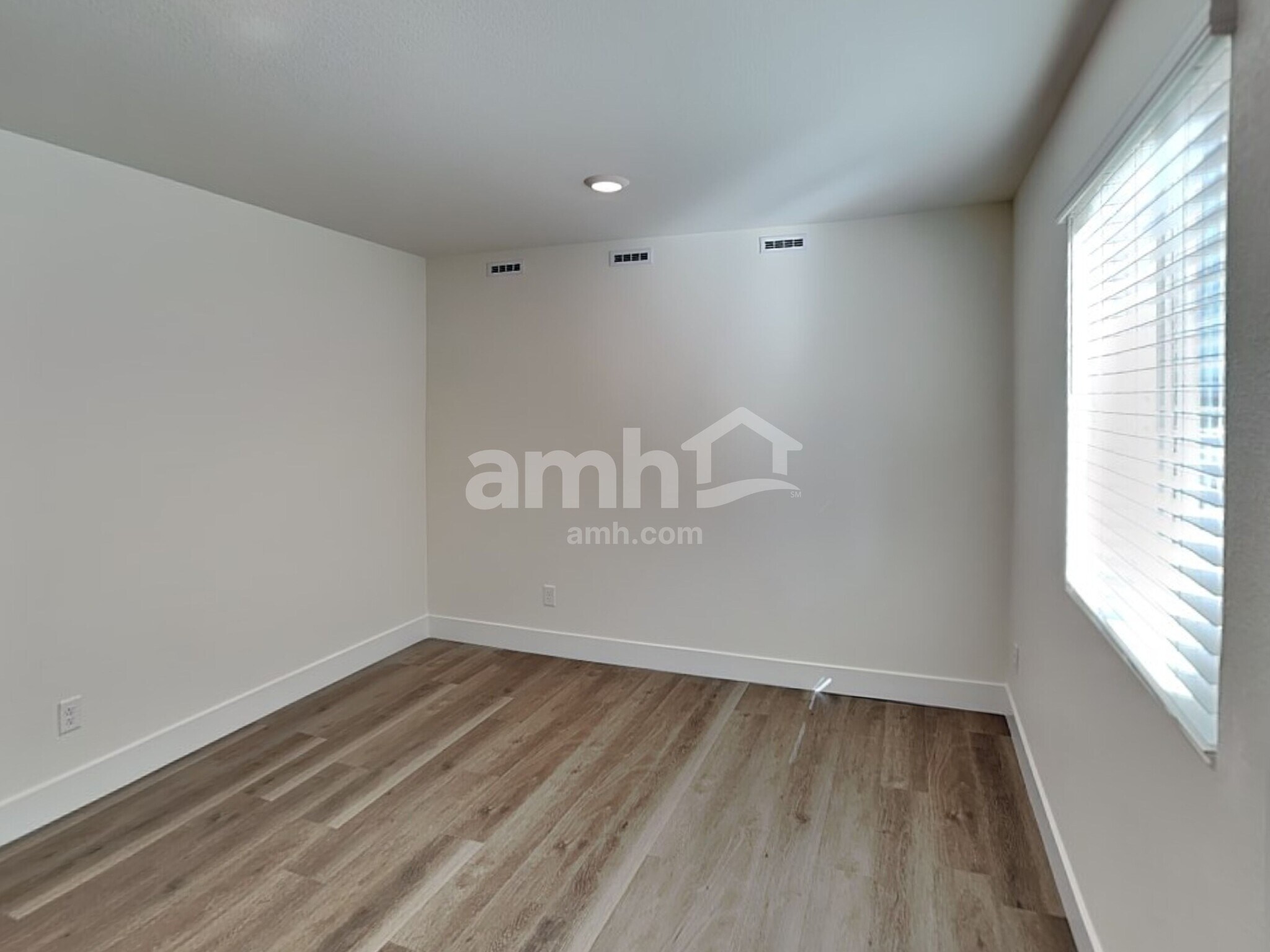 Building Photo - 10378 Beaver Tail St