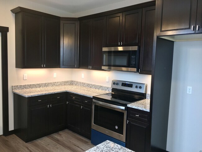 Building Photo - 2300 Landon Ln