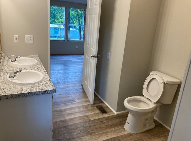 Building Photo - 103 Wade Rd