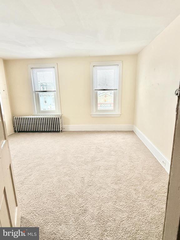 Building Photo - 327 Main St