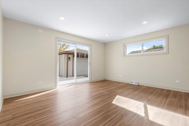 Building Photo - 3604 Owl Dr