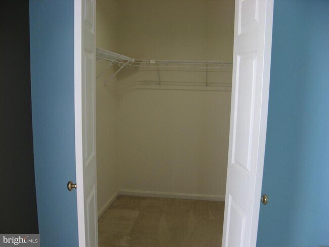 Building Photo - 136 Equestrian Dr
