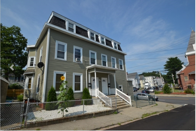Building Photo - 98 Temple St