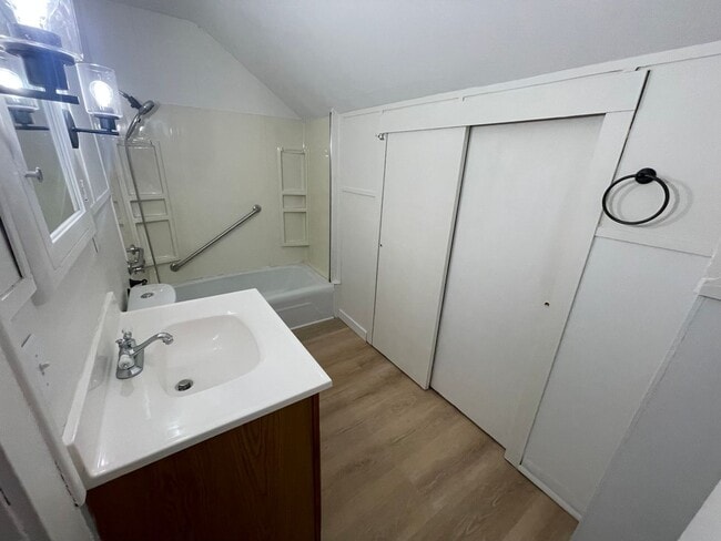 Building Photo - Click the “Apply Now” button or email wapmrentals@gmail.com for a prompt response.