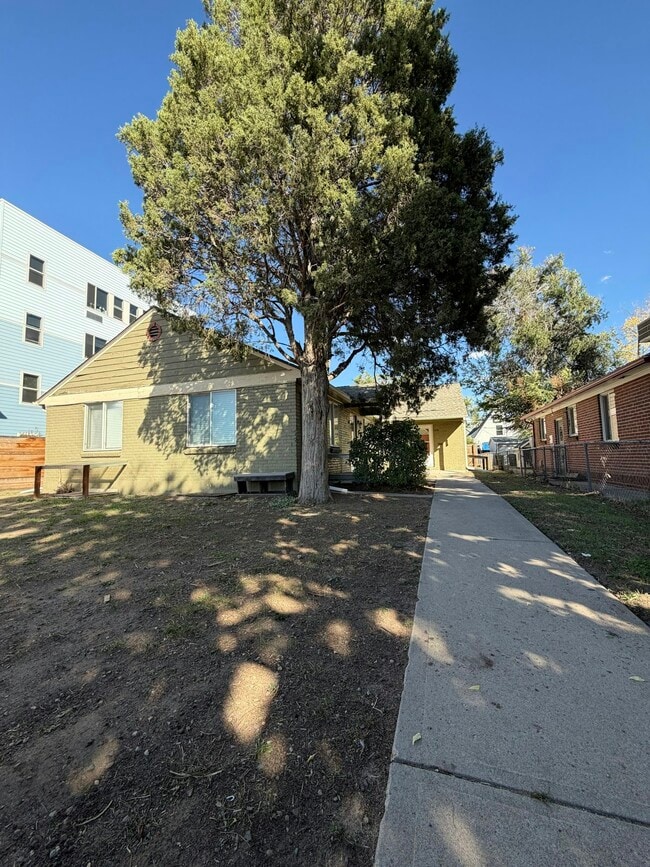 Building Photo - 1426 Trenton St