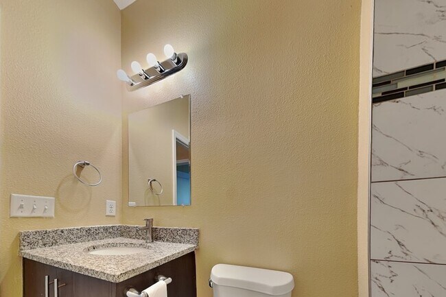 Building Photo - 5017 SW 165th Street Rd