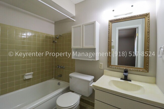 Building Photo - 6125 S Troost Ave