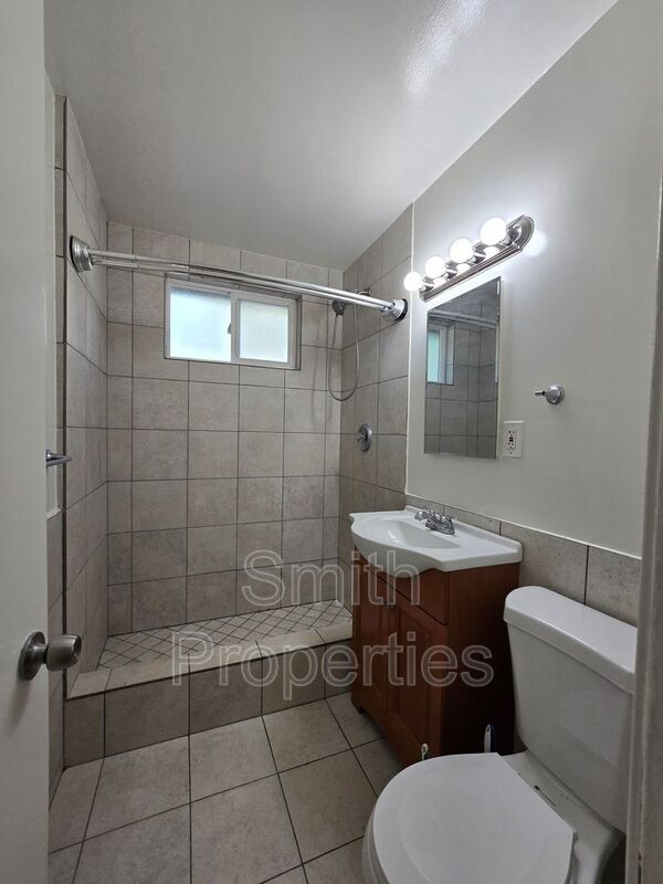 Building Photo - 2619 Mathews Ave