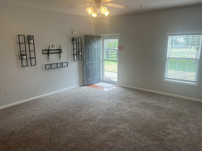 Building Photo - 1019 Briggs Ln