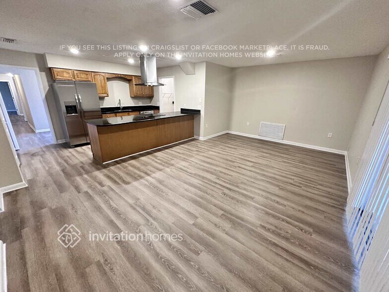 Building Photo - 2314 Medford Ln