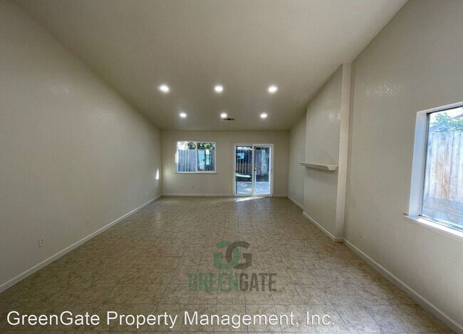 Building Photo - 3 br, 2 bath House - 504 Blue Canyon Dr