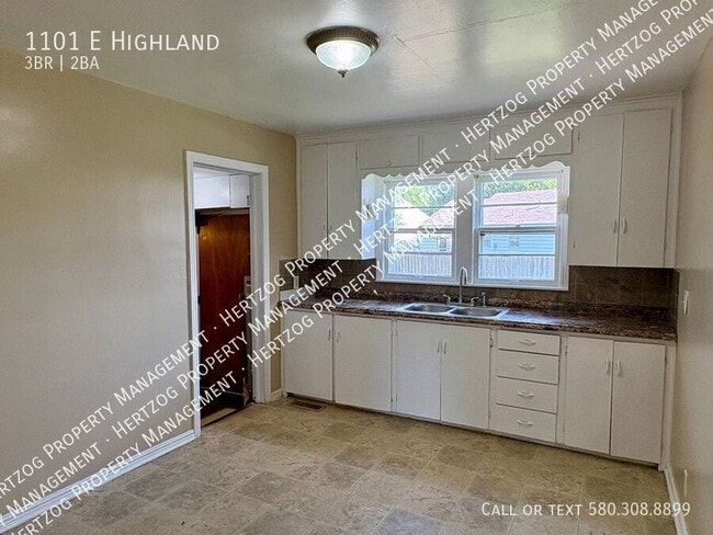Building Photo - 1101 E Highland-