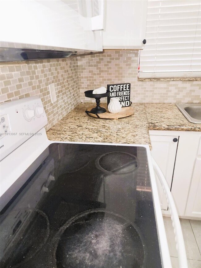 Building Photo - 11453 NW 39th Ct