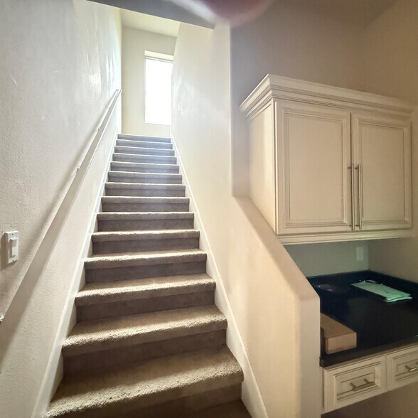 Building Photo - 1 Lionspaw VII Nobles