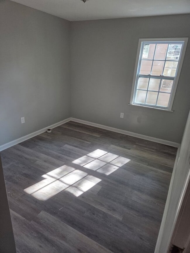 Building Photo - 4590 Range Line Rd