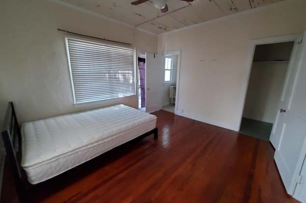 Building Photo - 301 Central Dr