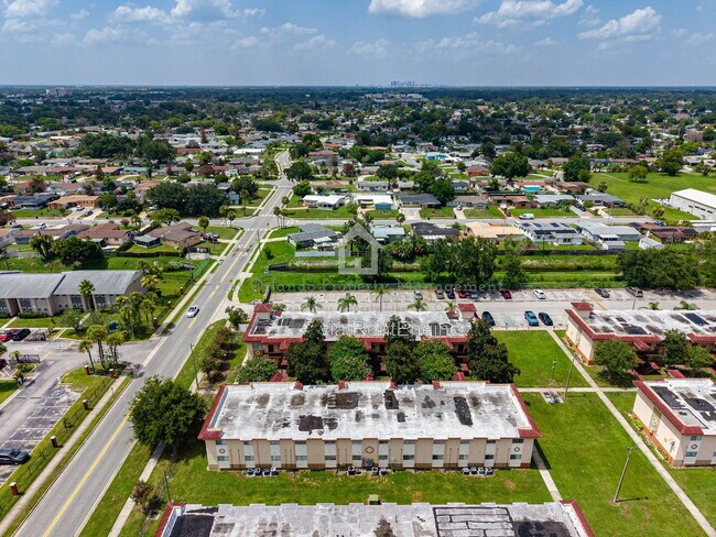 Building Photo - 748 Wyman Ct